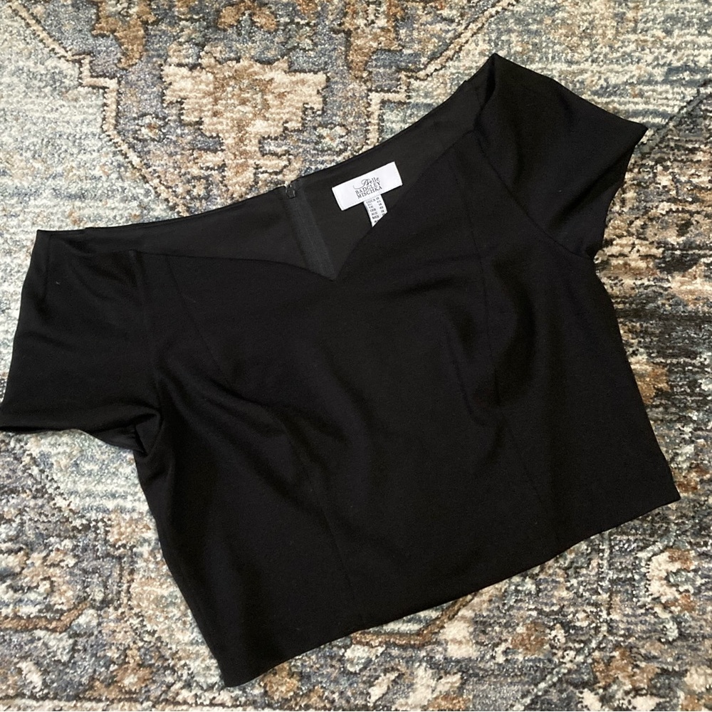 Badgley Mischka Black Cold Shoulder Crop Top Cool punk goth